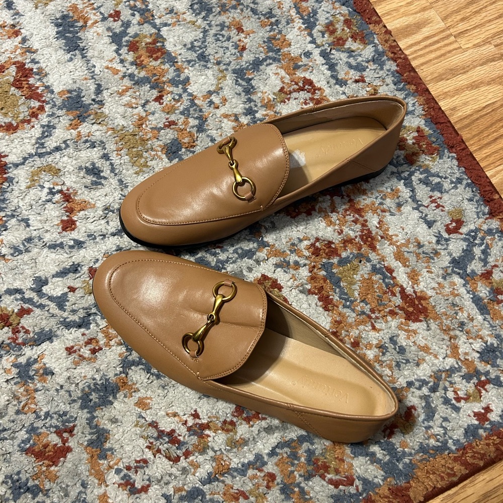 Vertundy Loafers